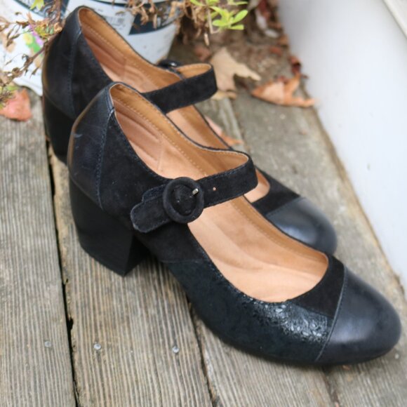 Comfortiva Black Stamped Leather & Suede Memory Foam Mary Jane Heels Sz 7 - Picture 1 of 10